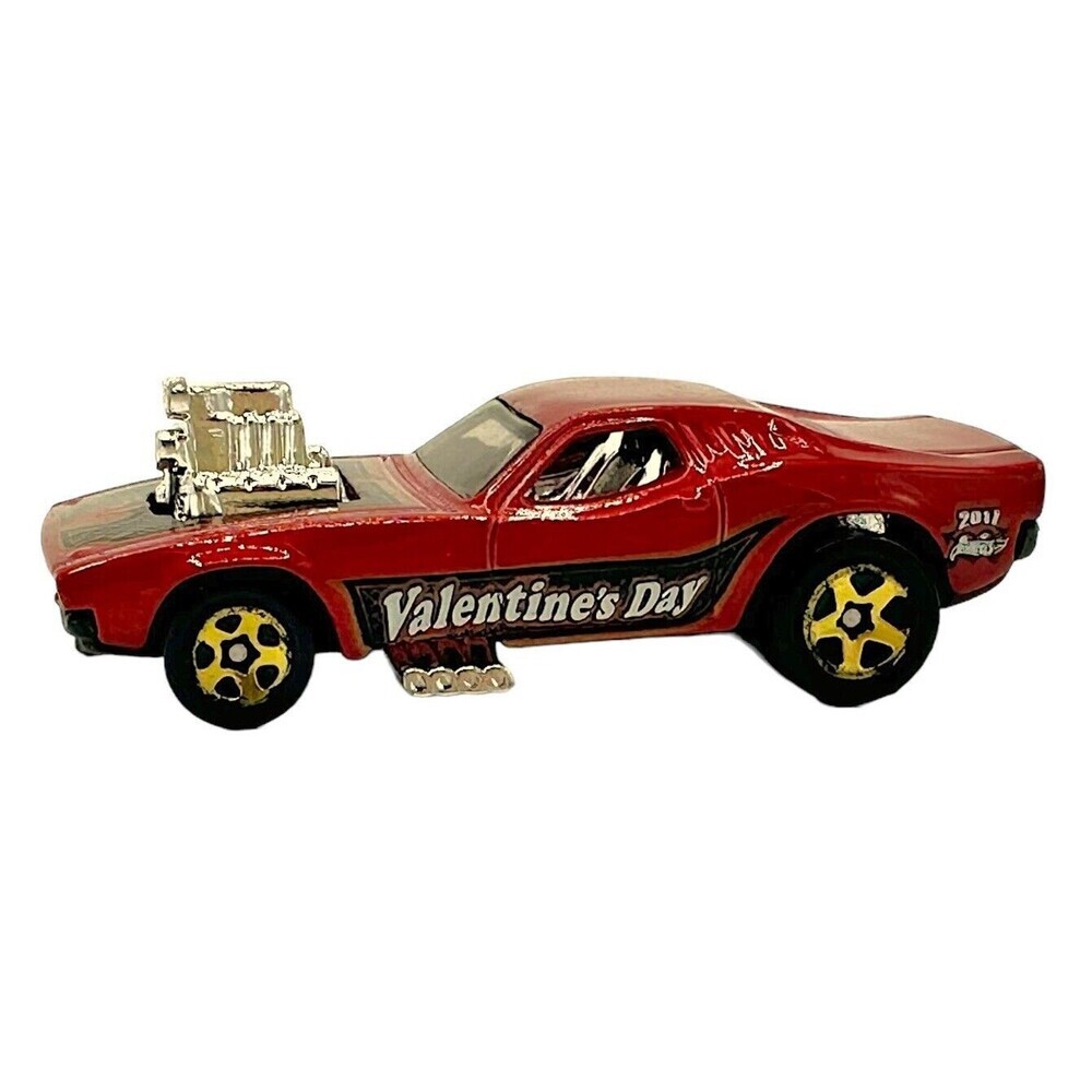 Hot Wheels 2017 HW Holiday Racers Rodger Dodger 1970 Remake Car Diecast 1/64 Min